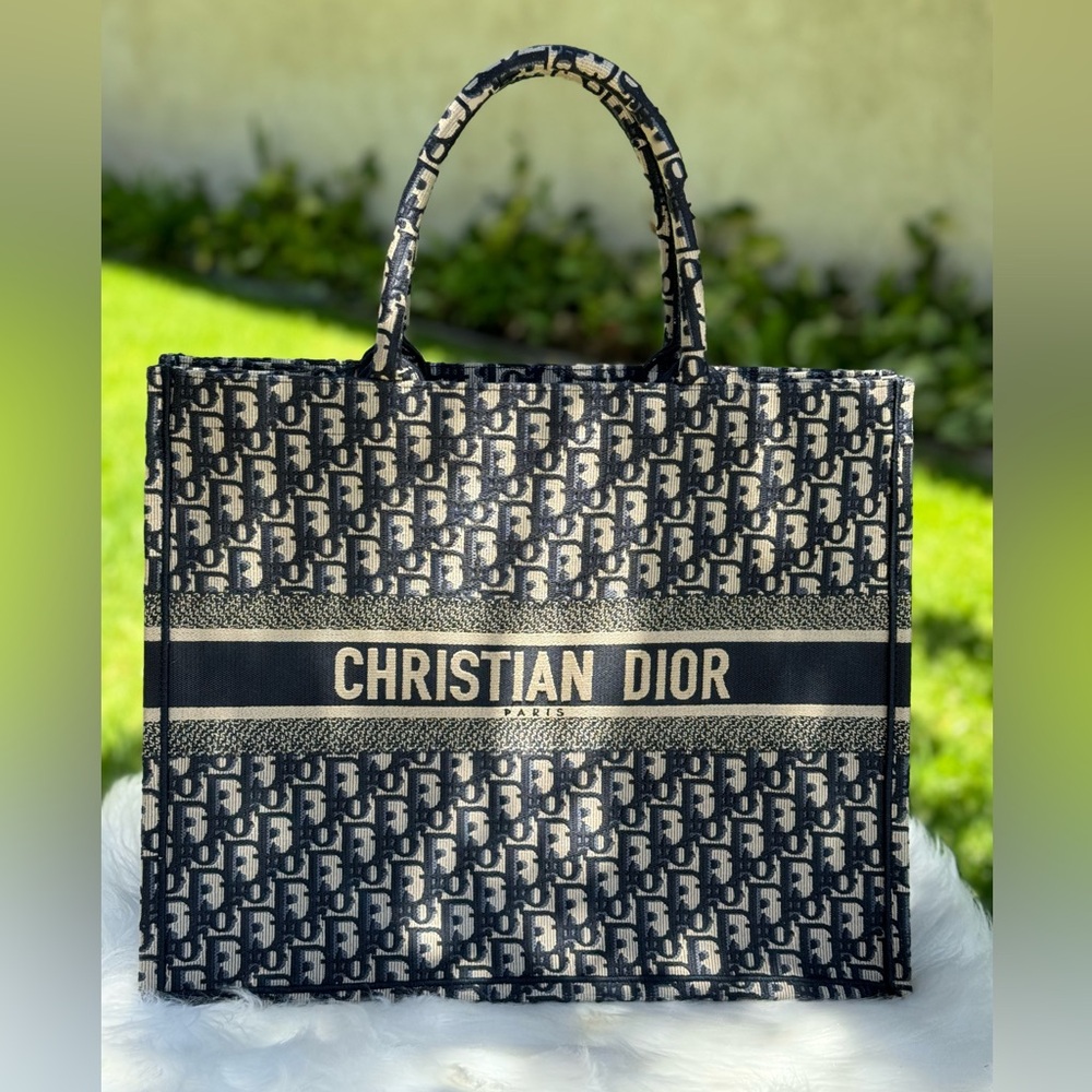 Christian Dior Booktote GM size
